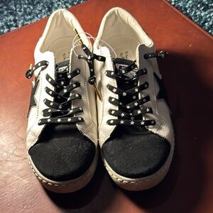 Vintage Havana Black and White Sneakers